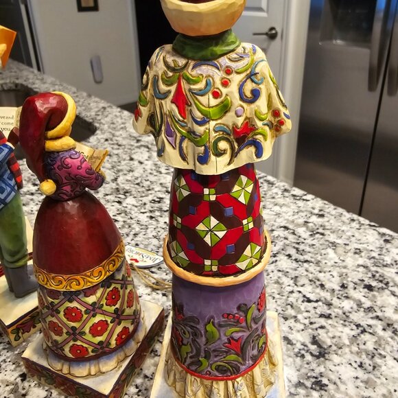 Jim Shore Heartwood Creek Carolers - Picture 6 of 16